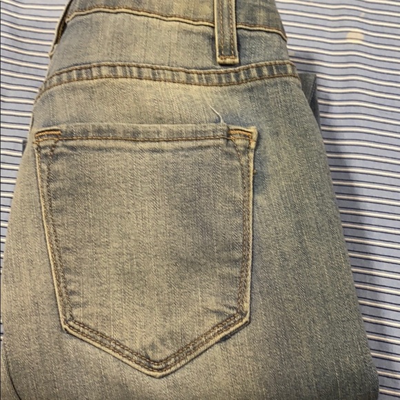 JEANS (DISTRESSED) - Picture 3 of 3